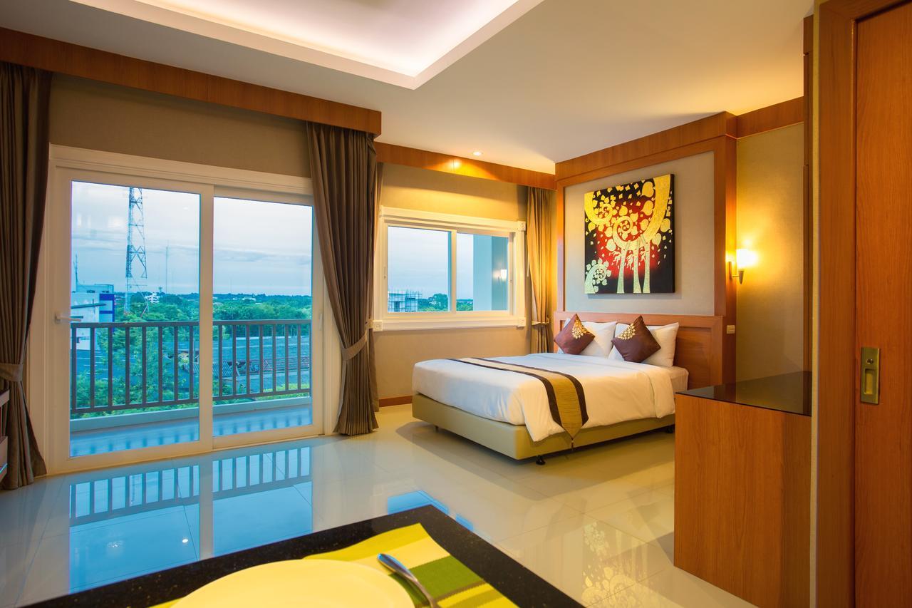 Romantic Khon Kaen Hotel Екстериор снимка